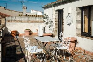 apartamento-casa-rural-alt-emporda-equipado-castello-empuries-4-personas-catalunya-terraza opt